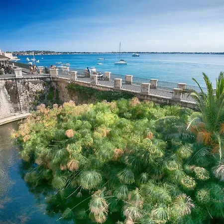 Center House - Ortigia Wifi Apartment Syracuse